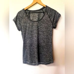Z by ZELLA activewear t-shirt in dark heather grey. Size S